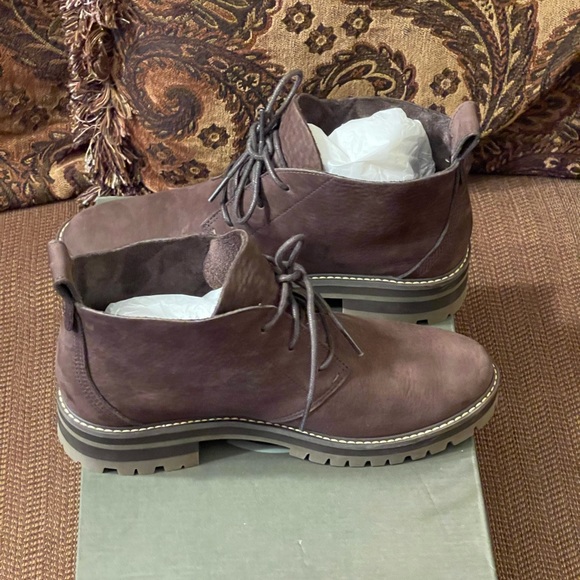 100% Auth Timberland Boots - Picture 4 of 14